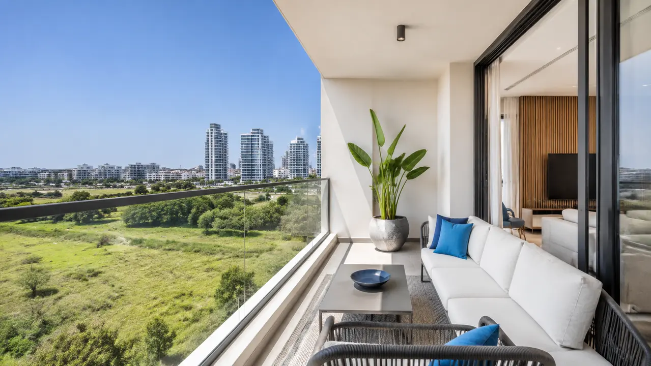מה שוקל יותר: גודל המגרש או השטח הבנוי?